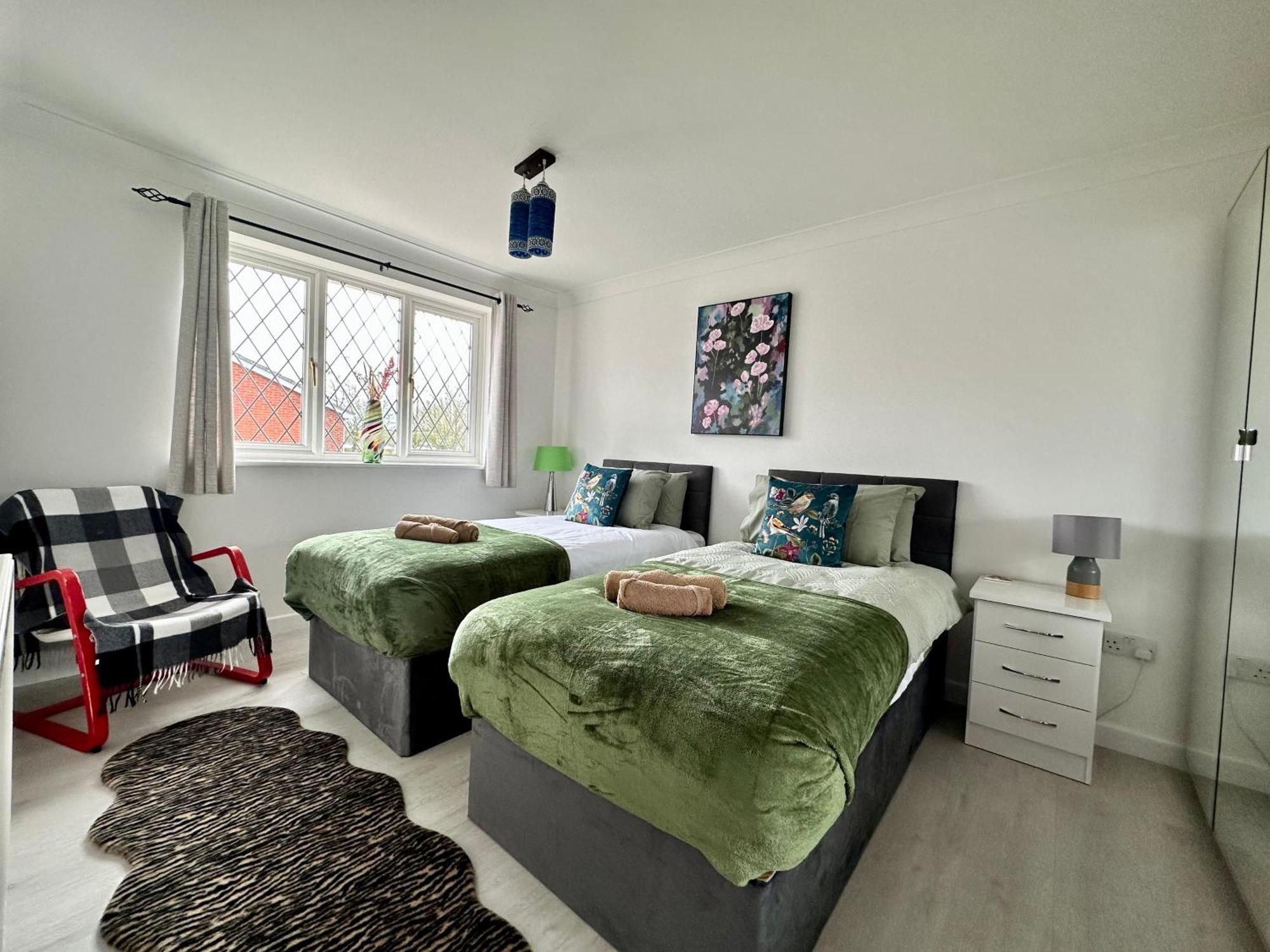Beautiful House In South Cambridge, 14-Min Drive To The City Centre, Free Parking, No Sofabeds, Sleeps 6 Exterior foto